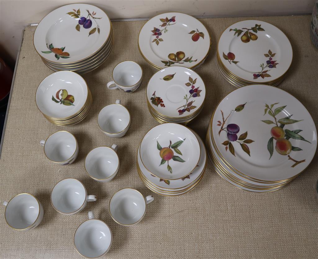 A quantity of Royal Worcester Evesham dinner and tea wares and pie dish